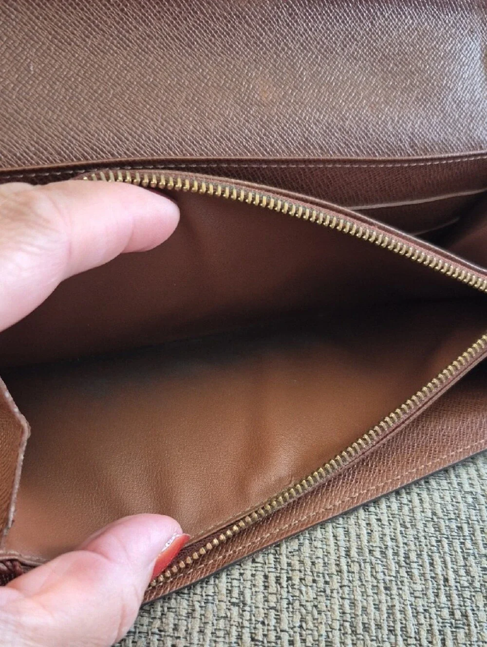 Louis Vuitton Sarah Monogram Canvas Fold-Over Wallet MI0099